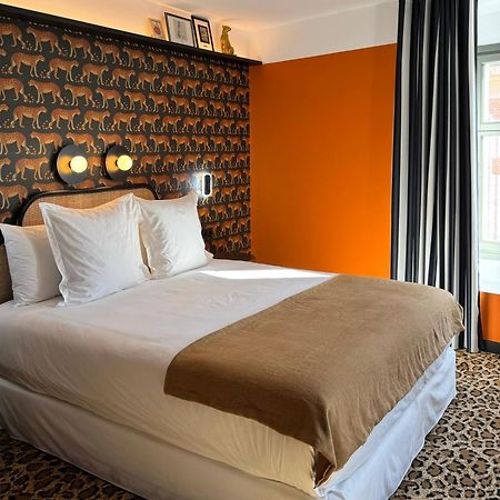 Hotel Divino & Apartments Figueres  Bagian luar foto