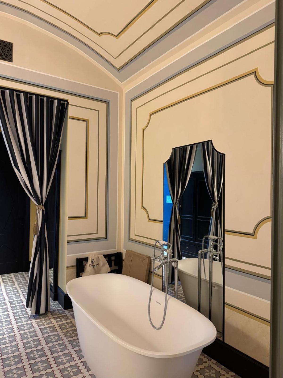 Hotel Divino & Apartments Figueres  Bagian luar foto