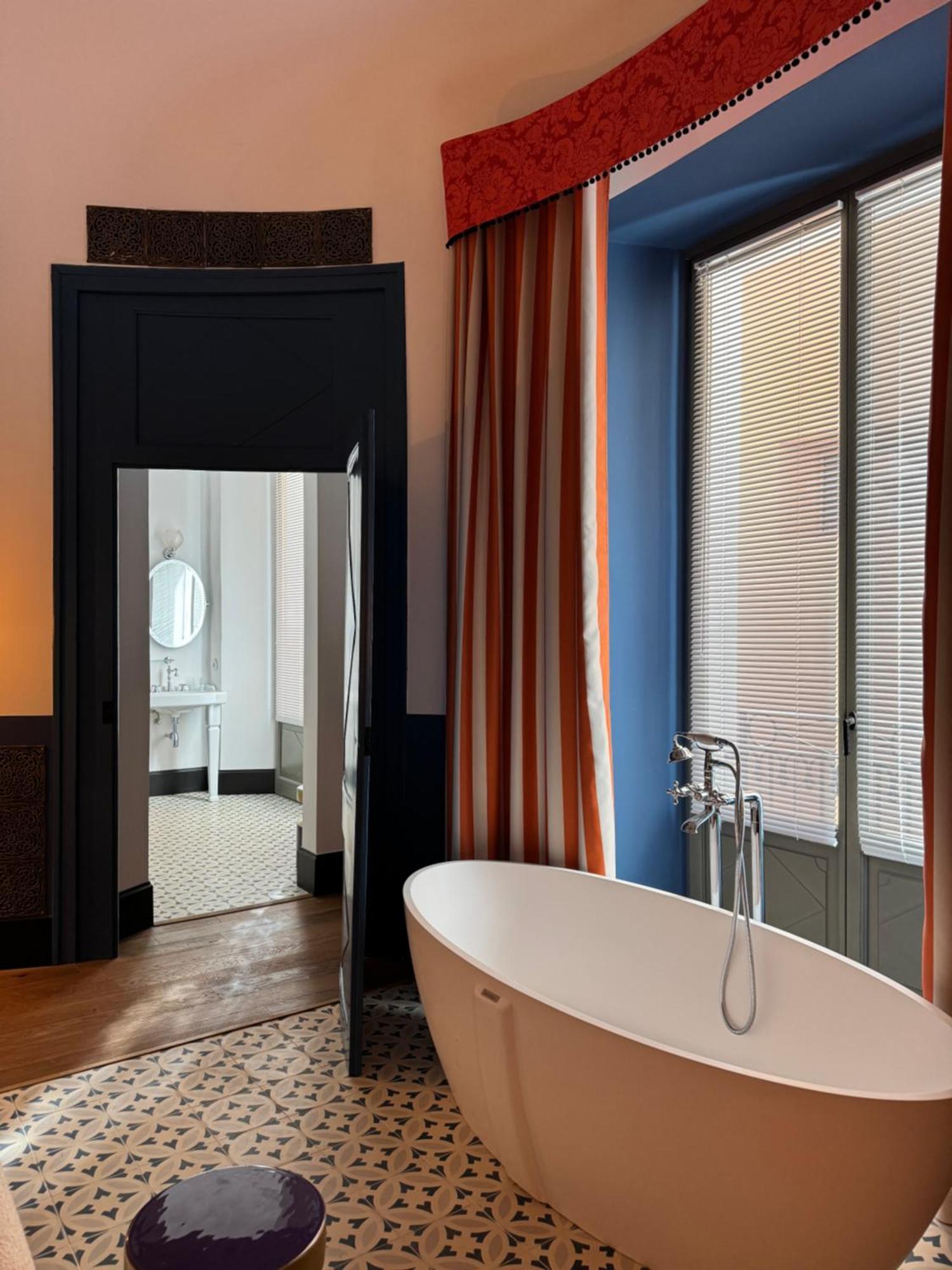 Hotel Divino & Apartments Figueres  Bagian luar foto