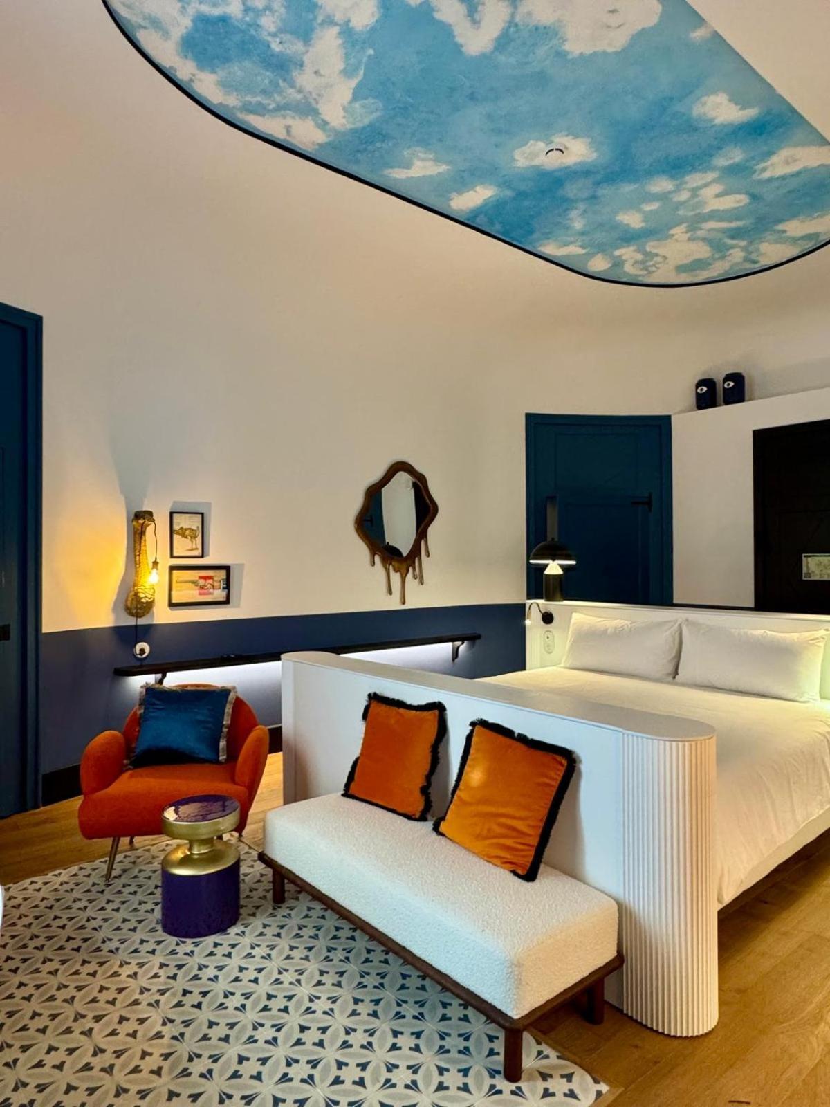Hotel Divino & Apartments Figueres  Bagian luar foto